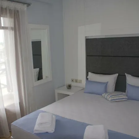 ゲストハウス Nostos アムリアニ