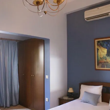 ゲストハウス Nostos アムリアニ